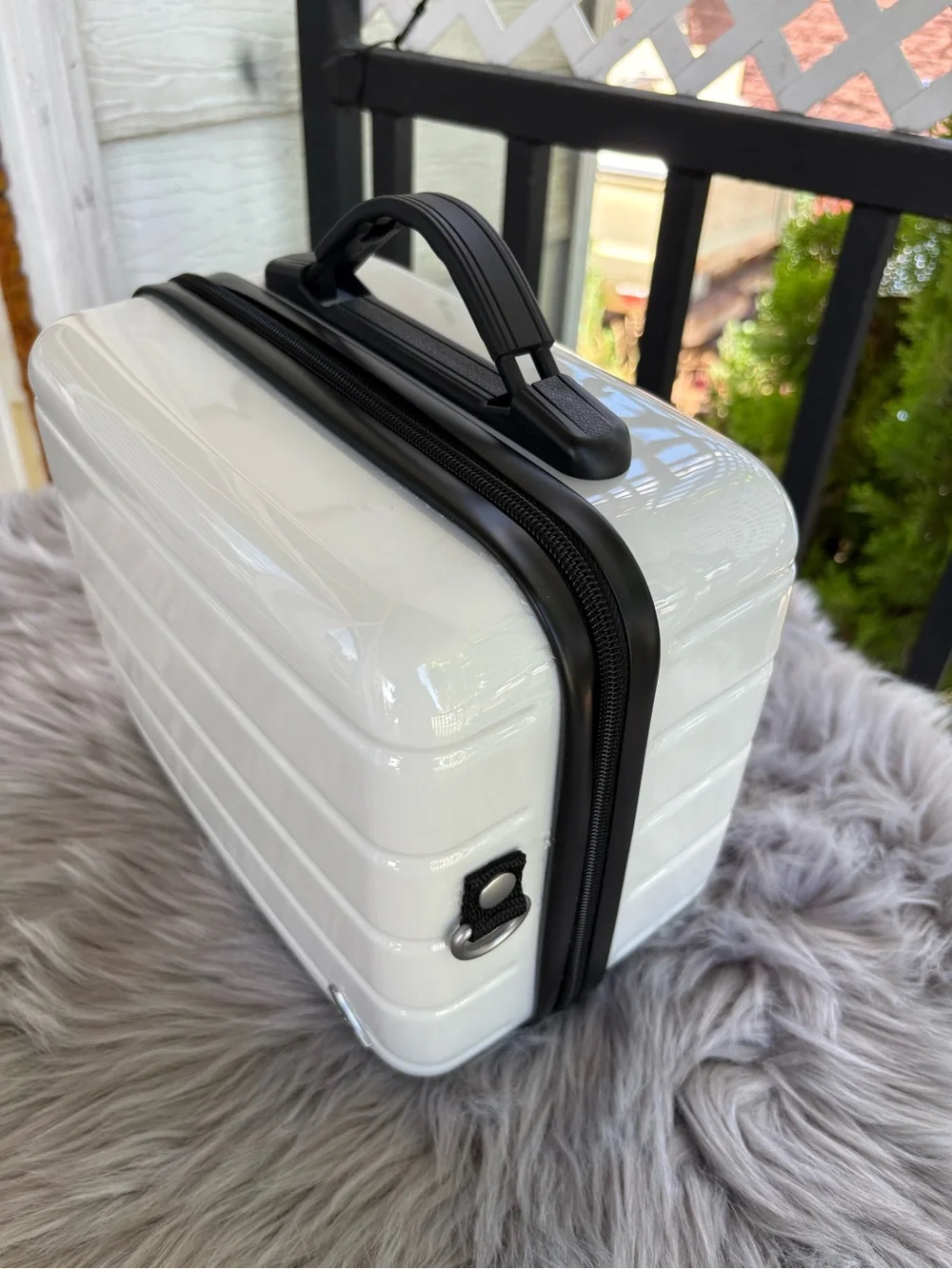 White Hard-Shell Makeup Organizer Case